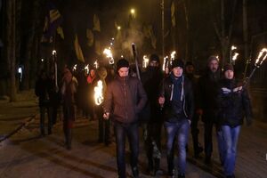 В Славянске прошло факельное шествие памяти Степана Бандеры