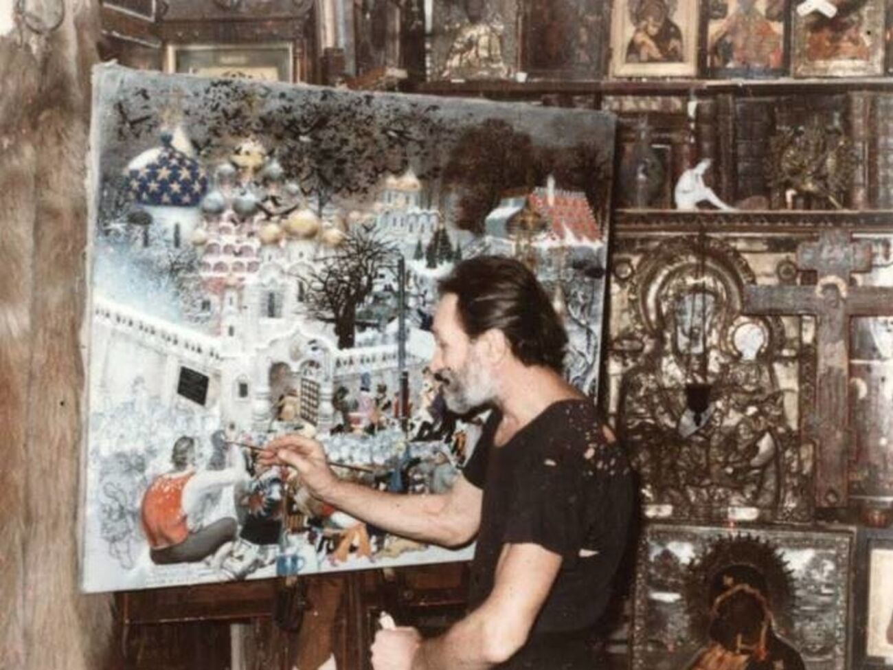 Василий Ситников — художник, живописец и график. Родился в 1915 году в Тамбовской губернии в семье крестьян. В 1975 эмигрировал в Австрию, в 1980 — в США. Умер в 1987 году в Нью-Йорке