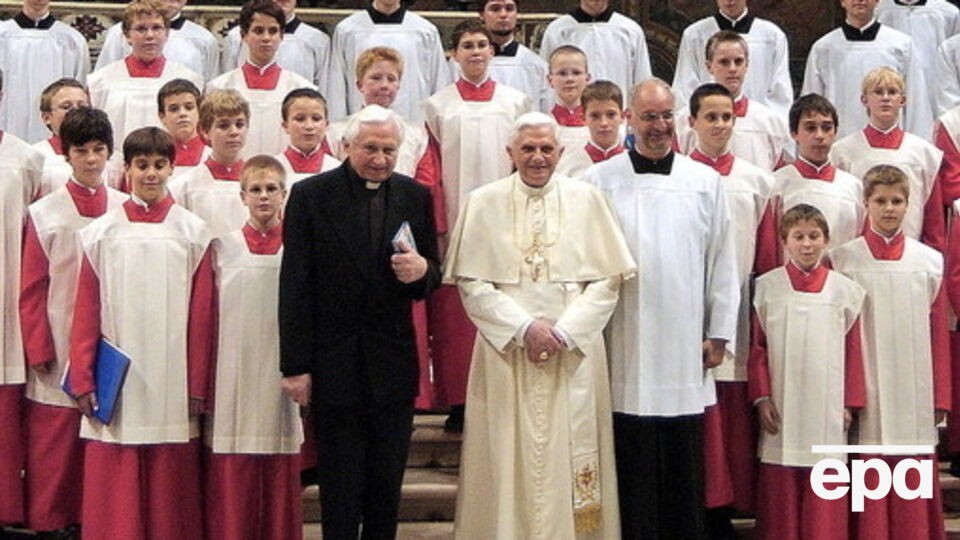 2005 год. Братья Ратцингеры на концерте Regensburger Domspatzen в Ватикане