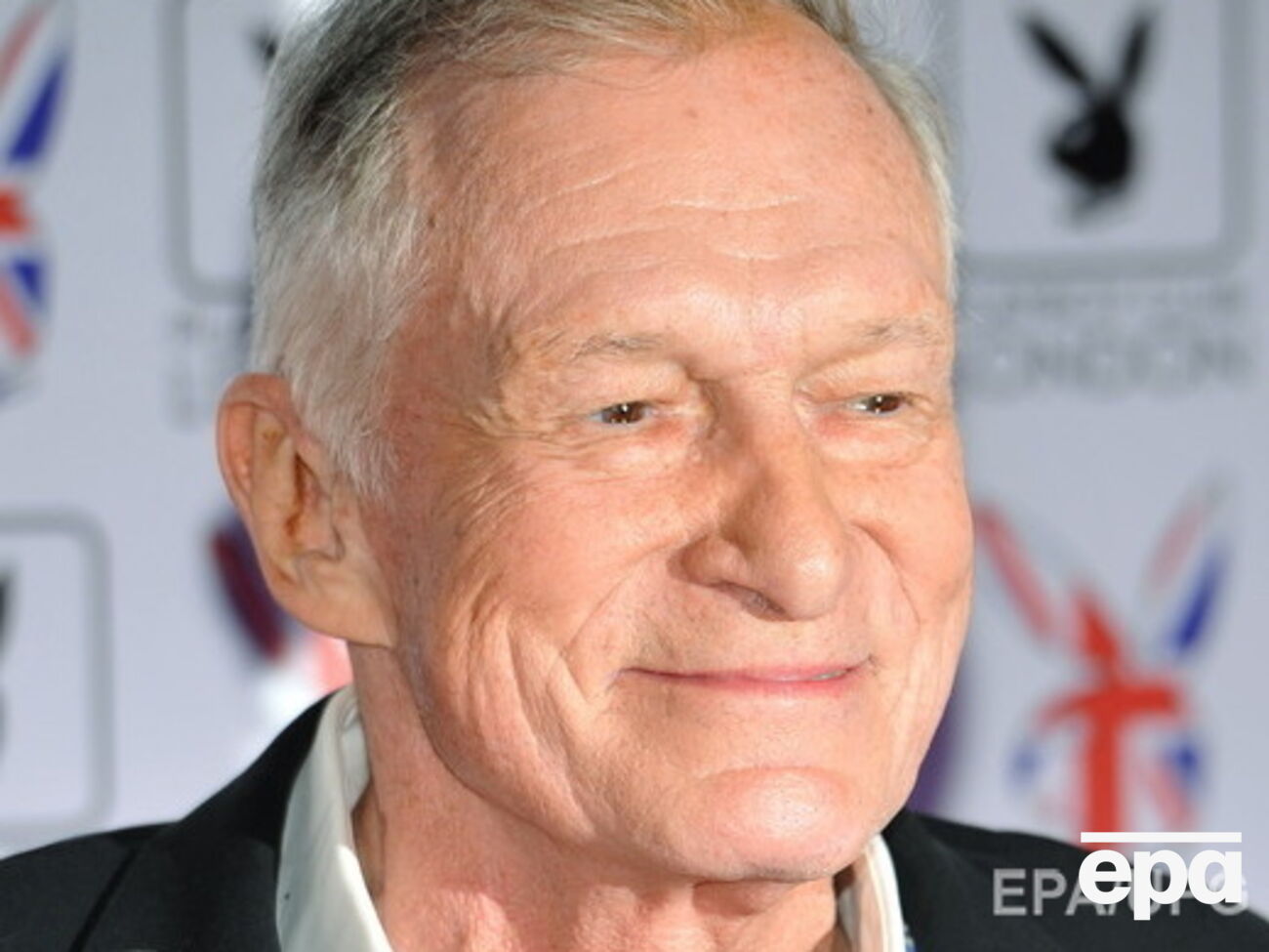 Покупатель дома должен будет обеспечить Хефнеру возможность проживания в доме до смерти