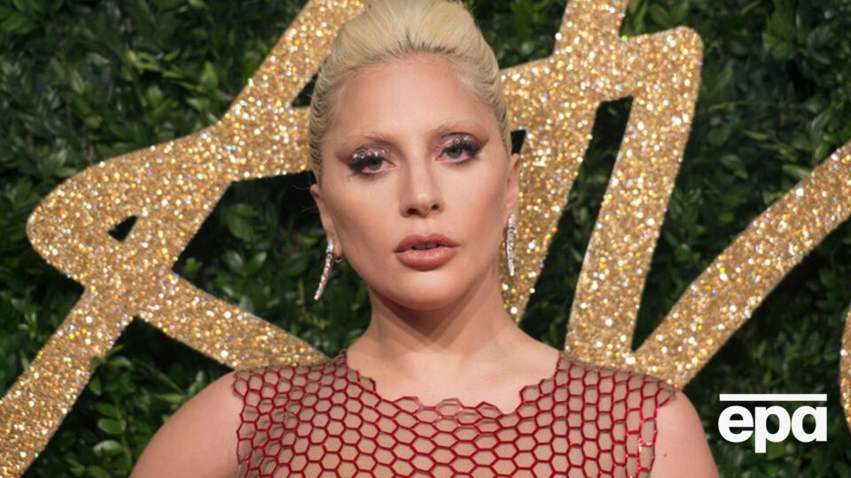 Художница Орлан утверждает, что Гага скопировала образы ее картин для съемок клипа Born This Way