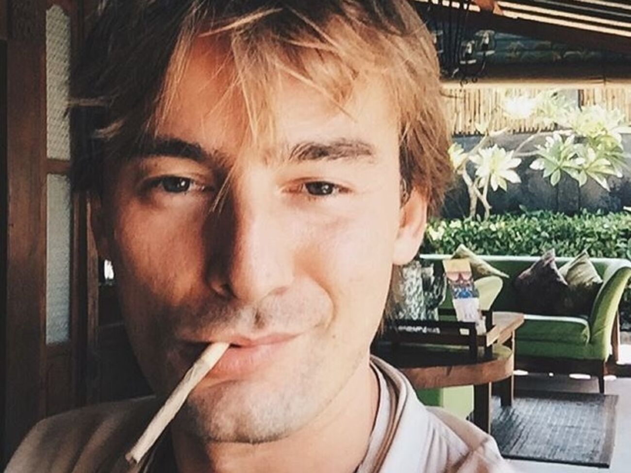 Бадоев:&nbsp;Любимое состояние, похожее на детство --- чувство полного спокойствия и растворения в сегодня, сейчас, в этой секунде... Осознание счастья