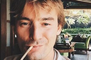 Бадоев: Любимое состояние, похожее на детство --- чувство полного спокойствия и растворения в сегодня, сейчас, в этой секунде... Осознание счастья