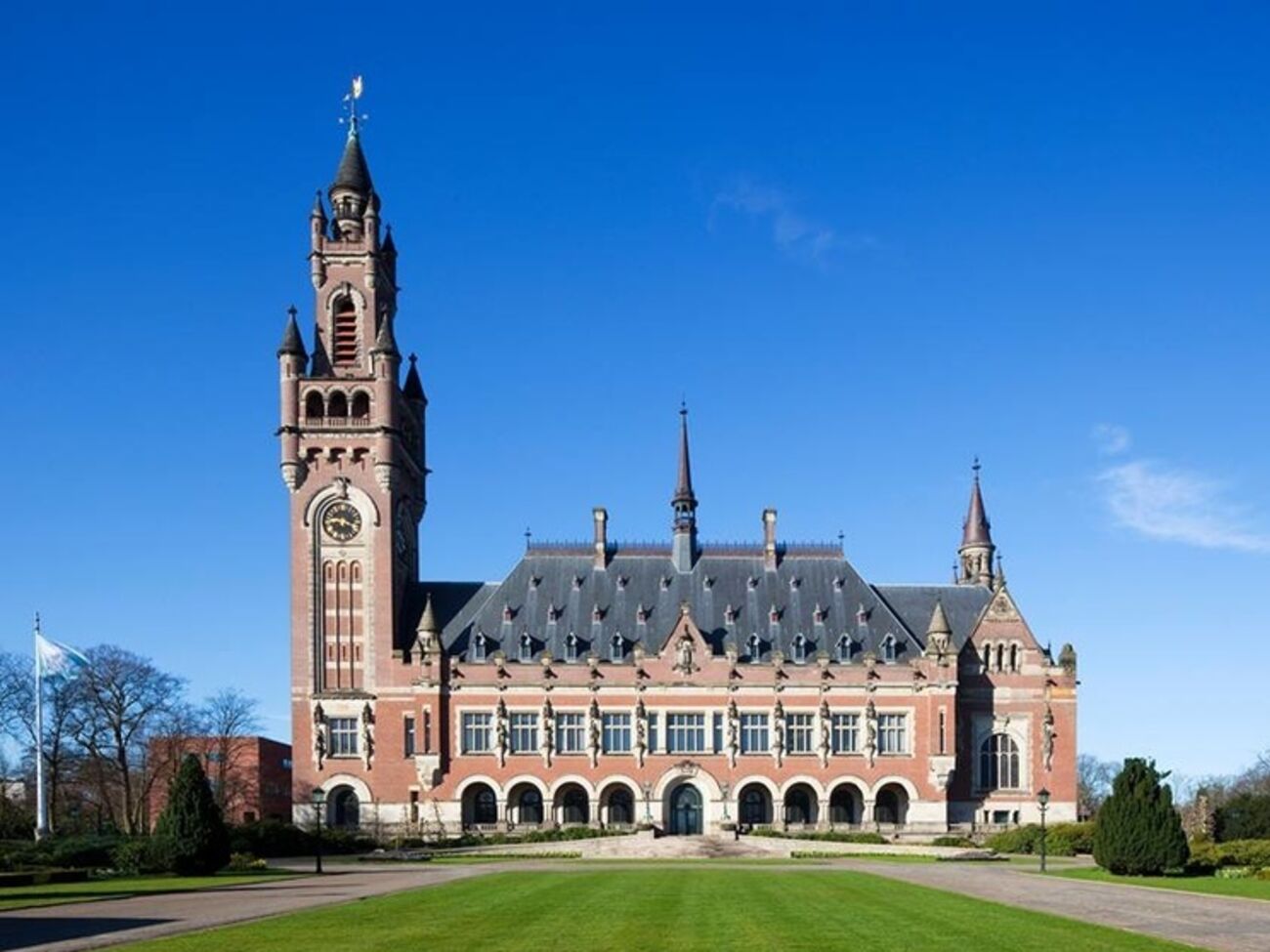 Количество исков, поданных в международный арбитражный суд против РФ, растет