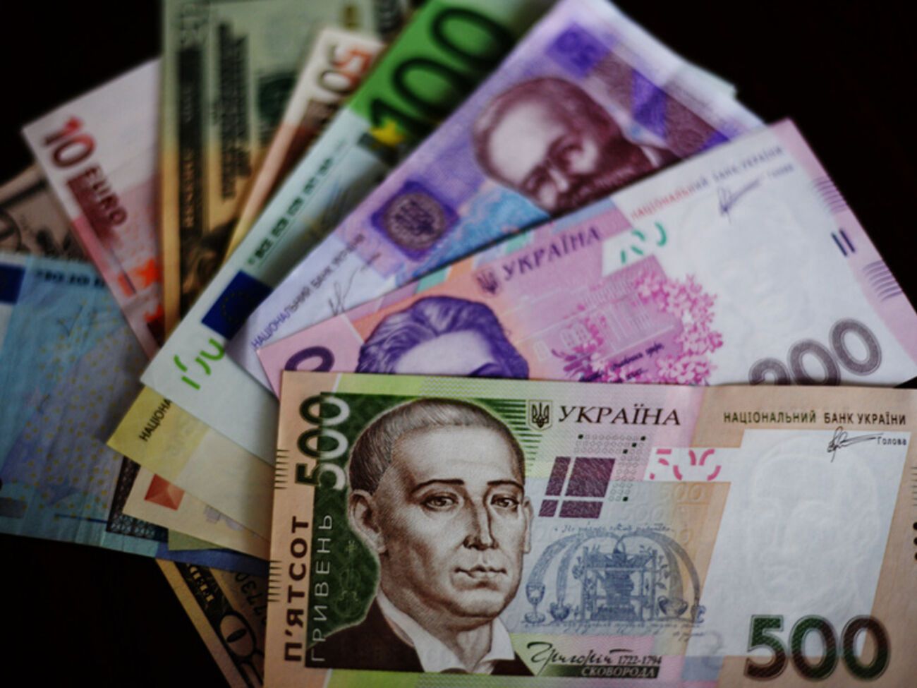 Директор КП просил за разрешение на новогоднюю торговлю полмиллиона