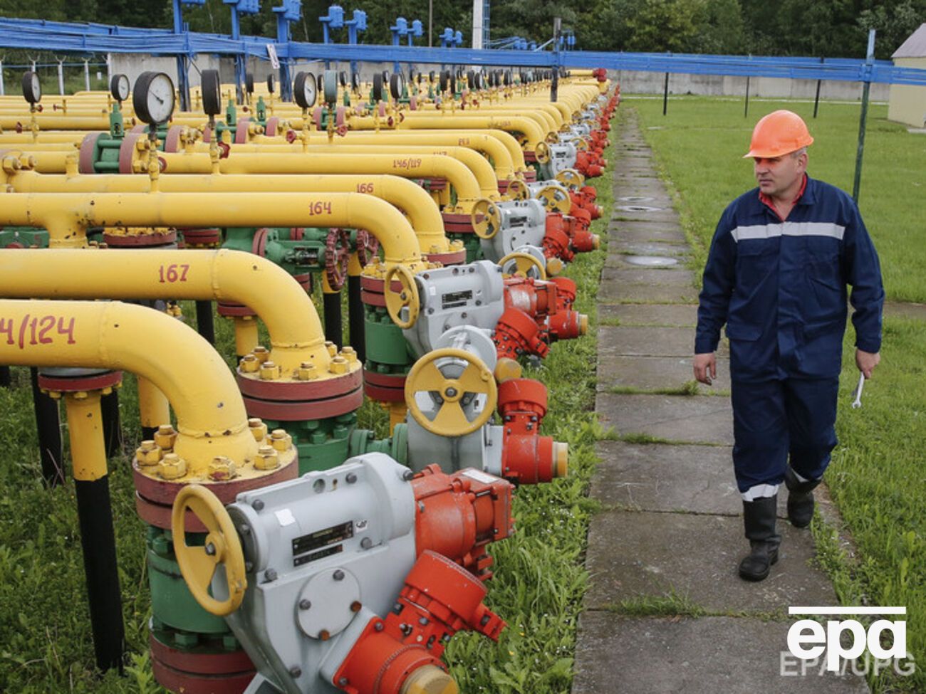 Причинами спада российской экономики эксперты называют падение цен на нефть и международные санкции