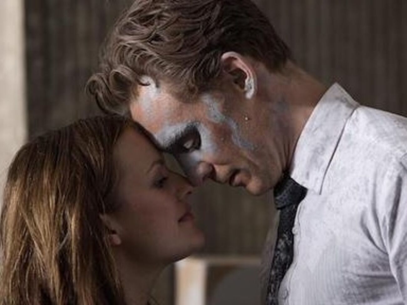 На территории высотного дома герои будут сражаться за право существования