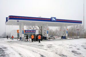 Автозаправка ТНК на проспекте Бажана в Киеве