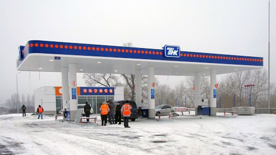Автозаправка ТНК на проспекте Бажана в Киеве