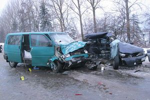 Водитель "ВАЗ Калина" погиб на месте происшествия