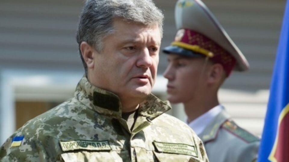 По словам президента Украины, в текущем году также планируется отремонтировать более 1,5 тыс. образцов военной техники и вооружения