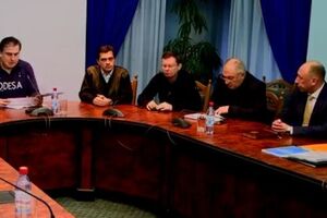 Саакашвили провел заседание руководства Одесской ОГА, на котором уволил своего советника Резника (крайний справа)