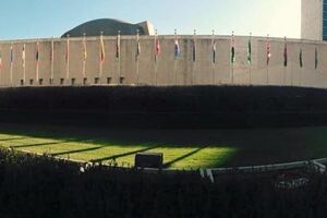 По словам куратора, откроет выставку новый постпред Украины при ООН Владимир Ельченко