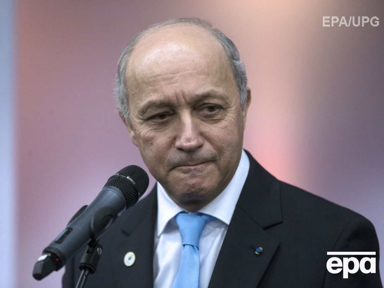 Фабиус: РФ и Асад должны прекратить боевые действия в Сирии