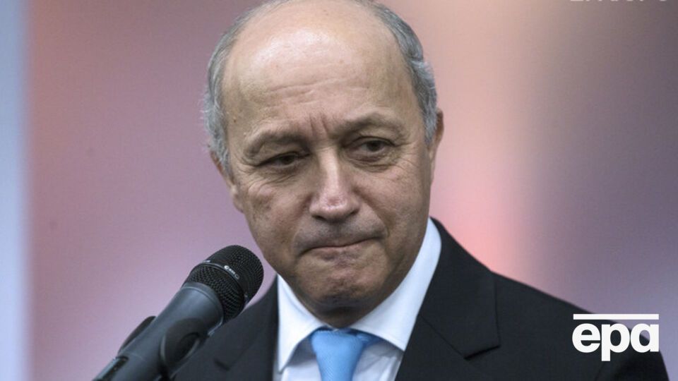 Фабиус: РФ и Асад должны прекратить боевые действия в Сирии