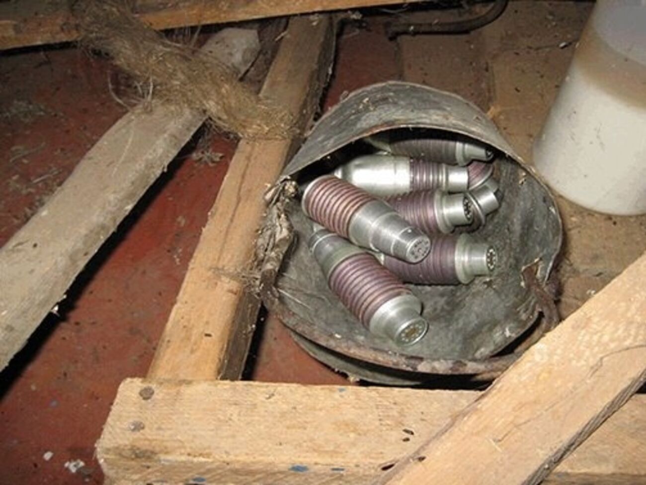 Штаб АТО: Изъятое оружие передано в Новоайдарский отдел полиции для дальнейшего расследования