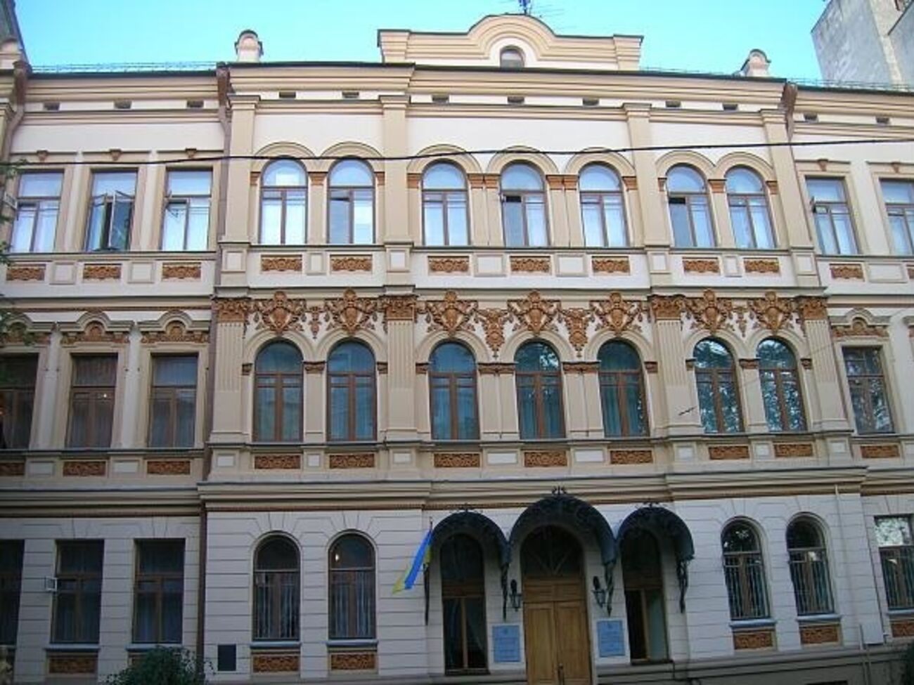 Минкульт должен представить на рассмотрение суда копии материалов, на основании которых лица включались в список персон нон грата