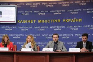 В Министерстве информационной политики заявляют, что новые меры обеспечат вещанием "Украинского радио" жителей четырех районов Донецкой и двух районов Луганской областей