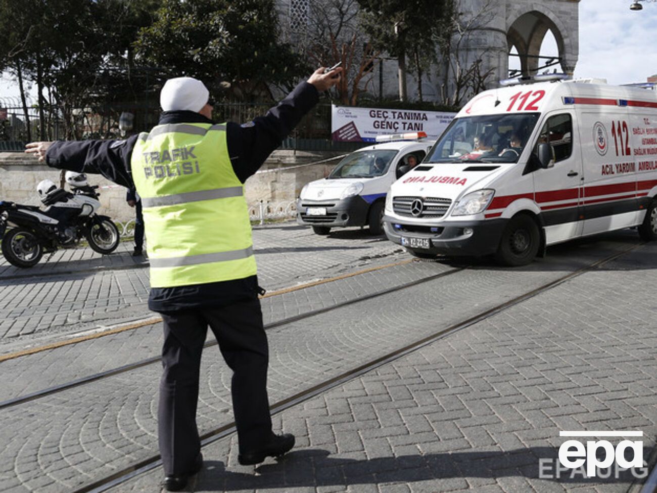"Скорая помощь" доставила раненых в больницы