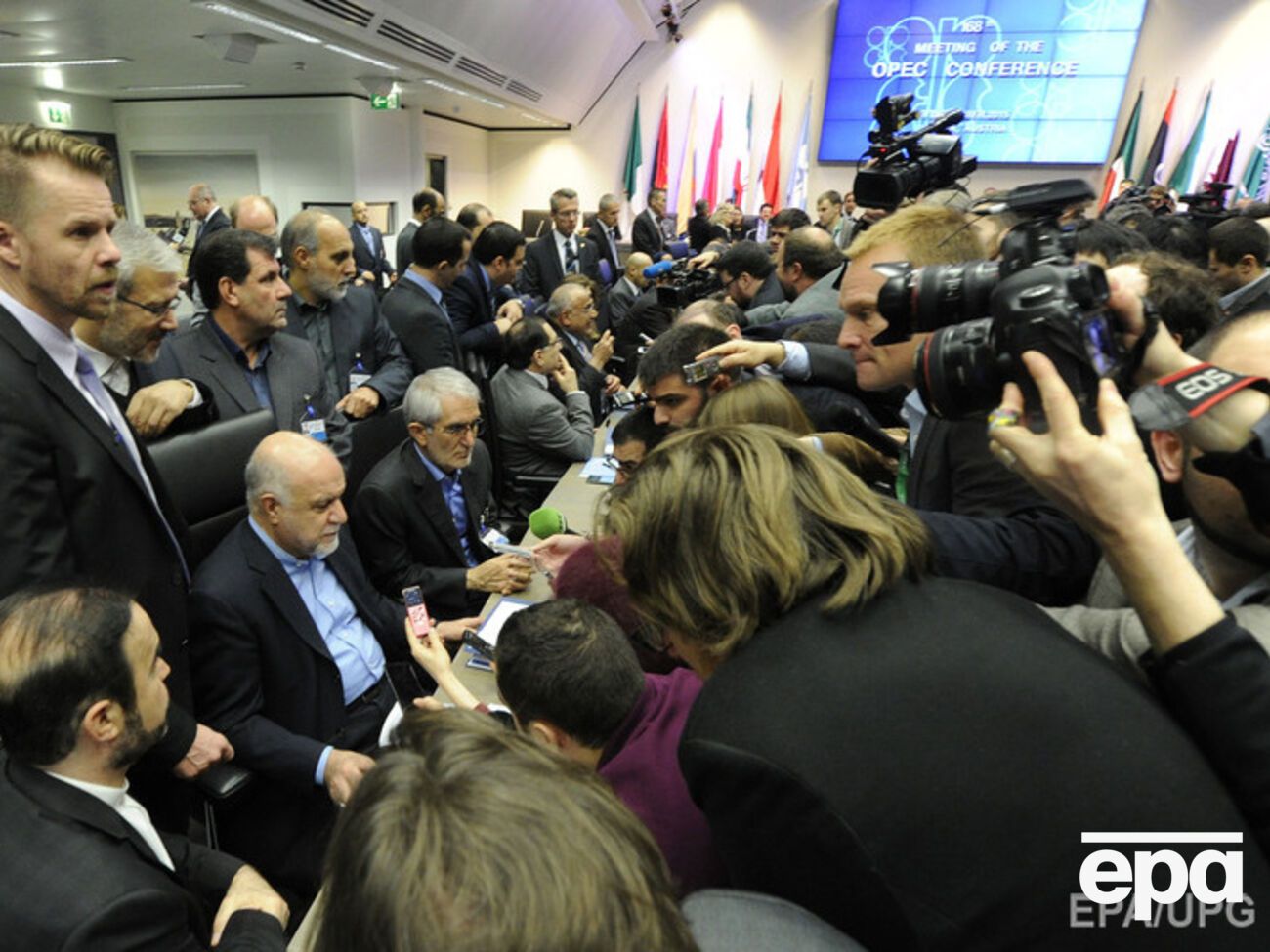 Несколько стран требуют созвать экстренное заседание ОПЕК