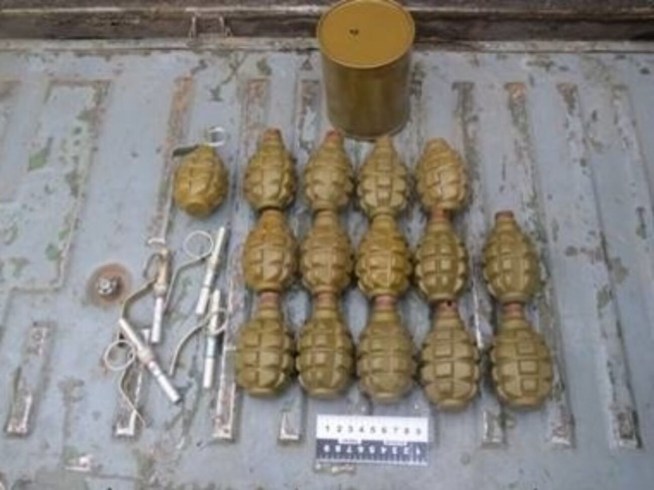 СБУ обнаружила несколько тайников с боеприпасами