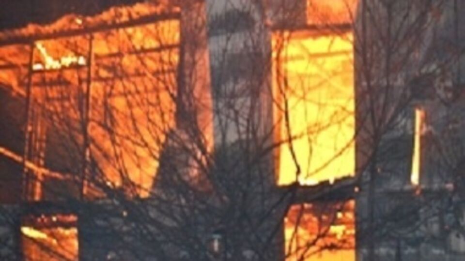 Помещение и имущество фитнес-клуба уничтожено огнем