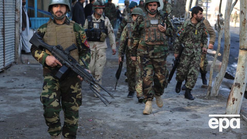 К месту нападения боевиков прибывают афганские военные