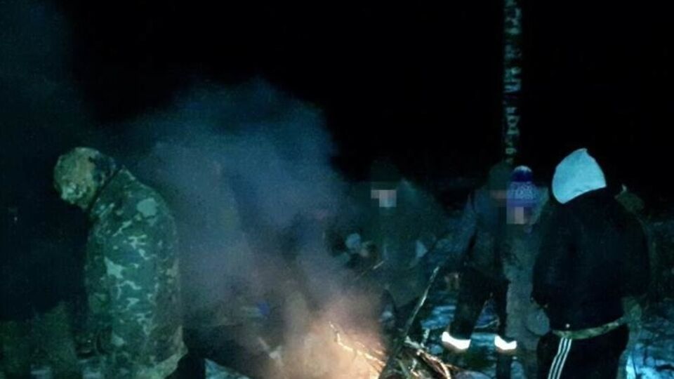 Незаконные старатели добывали янтарь по ночам