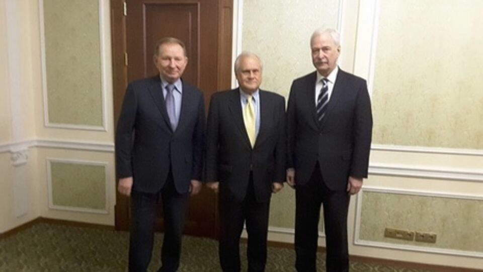 Пресс-секретарь Кучмы: Украина настаивает, что без прекращения огня невозможно решение политических, гуманитарных и экономических вопросов