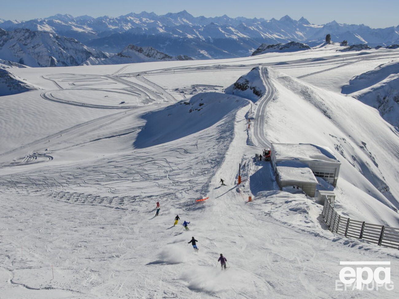 Школьники попали под лавину