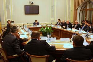 Демчишин: Снижение цены нефти на мировых рынках должны ощутить украинские потребители