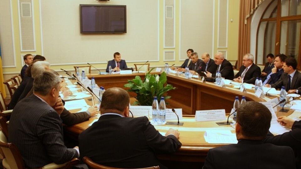 Демчишин: Снижение цены нефти на мировых рынках должны ощутить украинские потребители