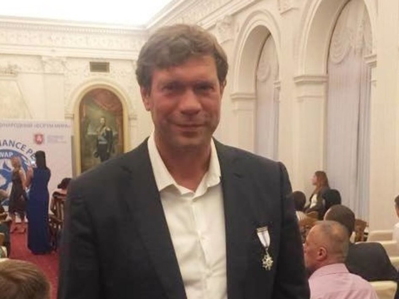 Царев сотрудничал с КПРФ по различным проектам, которые были связаны с войной на Донбассе