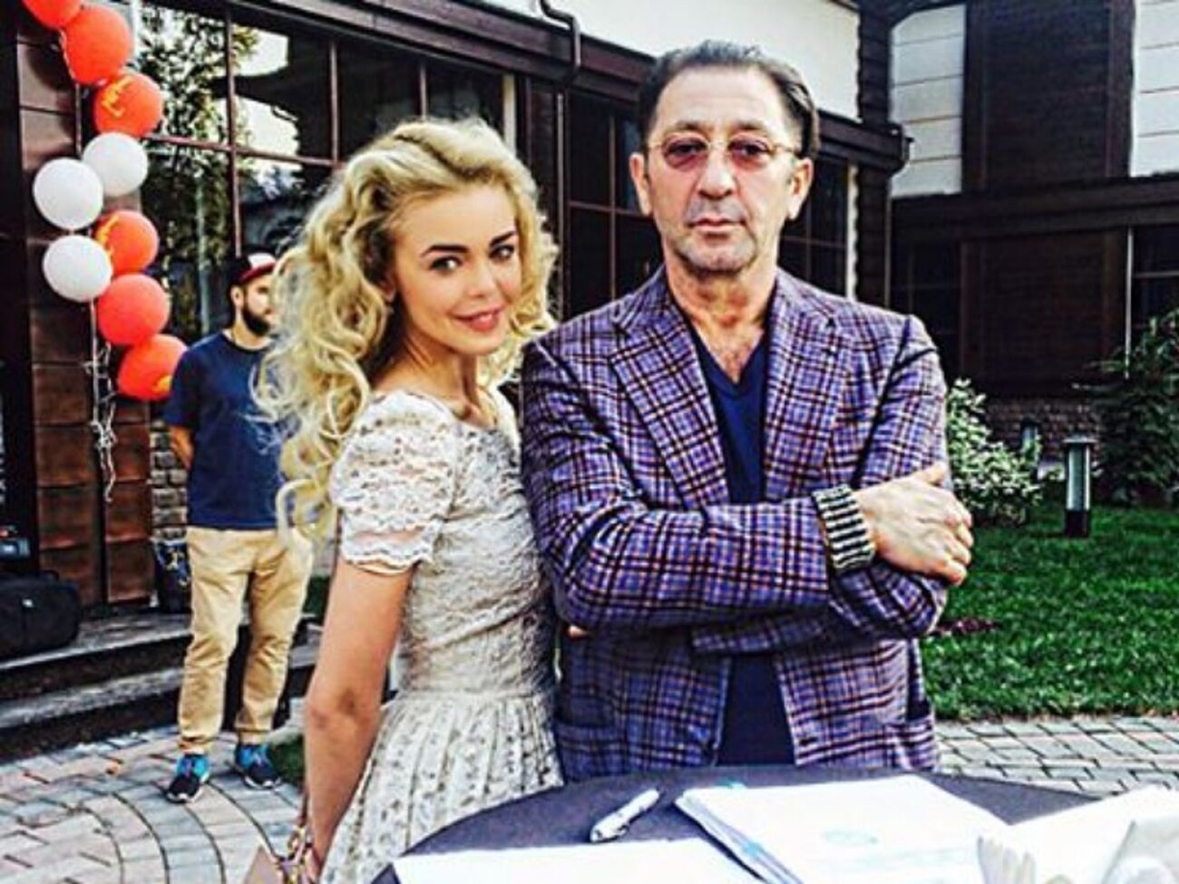 Гросу:&nbsp;Издавна люблю тему черепов и отношусь к ней с некоторой необъяснимой любовью и благоговением