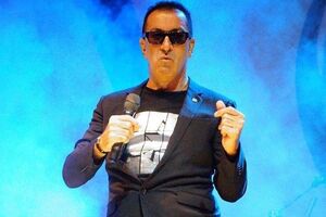 Буйнов: Старый Новый год встретили у Стаса Михайлова! Было не скучно! Мы снимали девчонок, а они снимали нас! Удачный каламбур?!