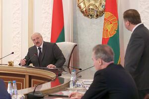 Президент Беларуси Александр Лукашенко: Отношение Беларуси к воякам, которые воевали в Украине с той или иной стороны, известно