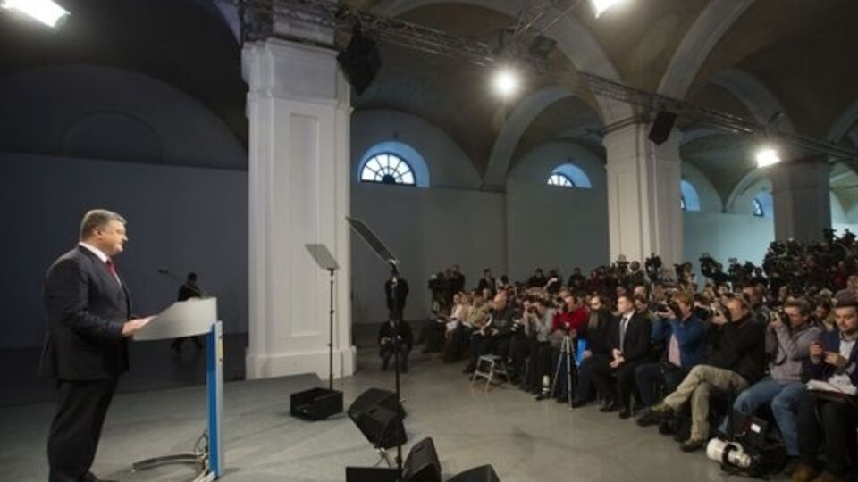 Порошенко: Трачу на благотворительность сотни миллионов гривен