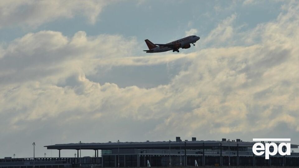 Между подписанием договора и его вступлением в силу прошло полгода