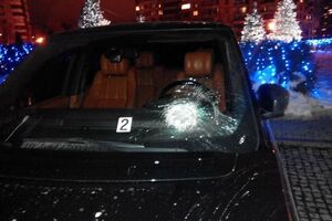 Сергей Рыбалка заявил, что в его машину бросили металлические гири