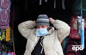 Врач советует украинцам при первых признаках заболевания не ходить на работу, а также не отправлять больных детей в школу, потому что болезнь, "перенесенная на ногах", часто вызывает осложнения