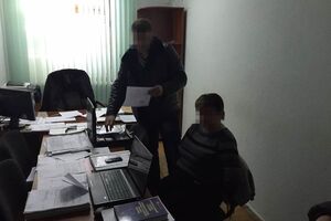 Прокурор требовала $6500 за освобождение беременной женщины из-под стражи и возвращение ей внедорожника