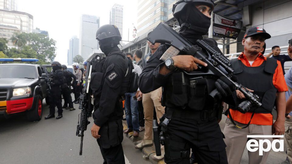 Полиция задержала троих подозреваемых