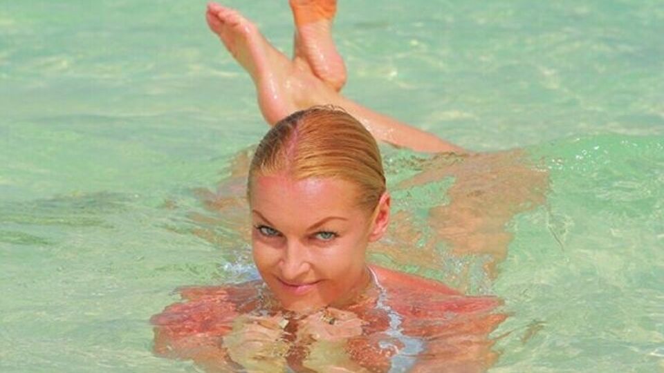 Выпустят ли футболки с эротическими фото балерины, пока неизвестно