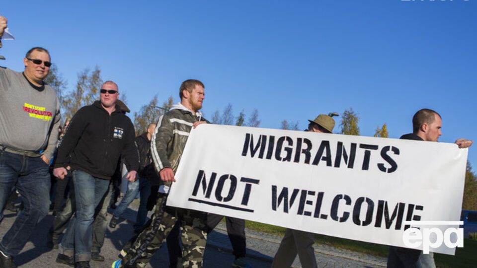 Финляндия ужесточает правила приема беженцев