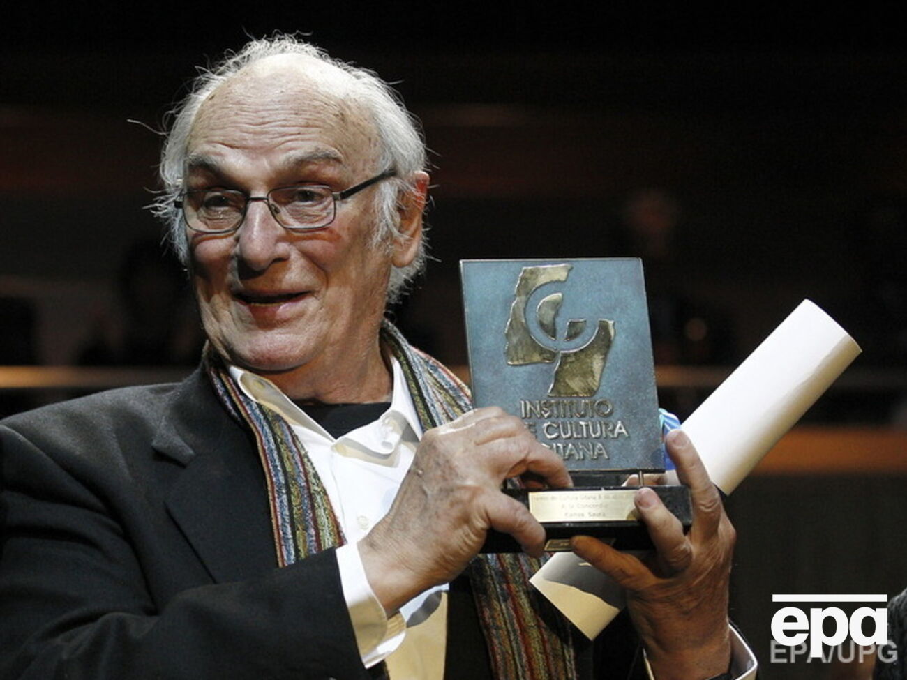 Карлос Саура (родился в 1932 году) — испанский кинорежиссер, фотограф, сценарист