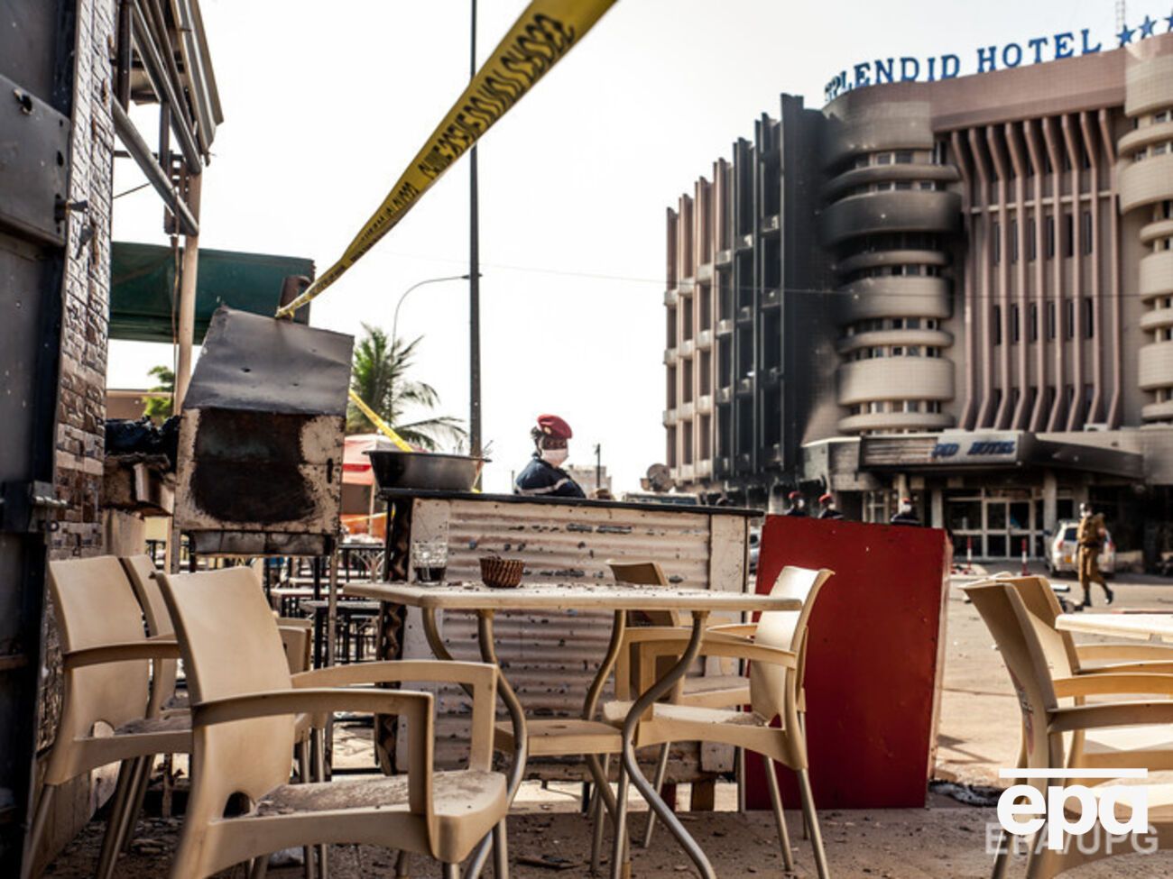 Украинцы погибли при атаке террористов на расположенный рядом с отелем ресторан