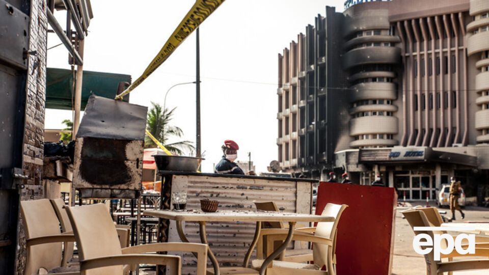 Украинцы погибли при атаке террористов на расположенный рядом с отелем ресторан