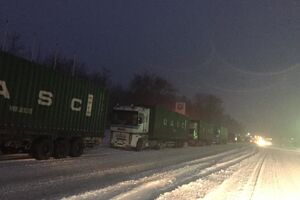 Грузовые автомобили не пускают в Днепропетровск