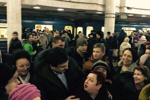 Михаил Саакашвили приглашает на третий антикоррупционный форум пассажиров харьковского метро