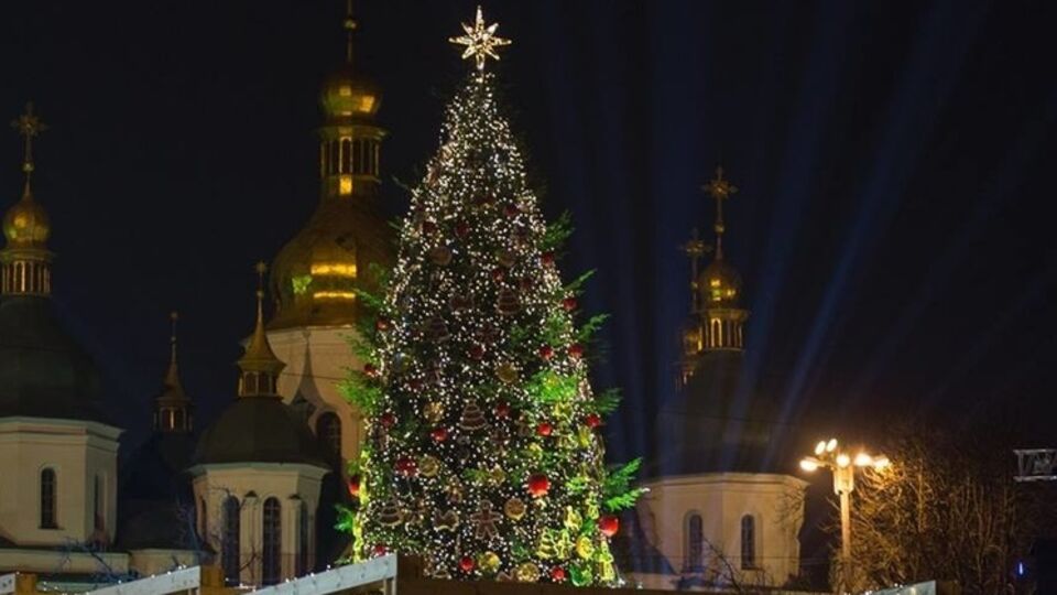 Демонтаж главной елки страны начнется 17 января